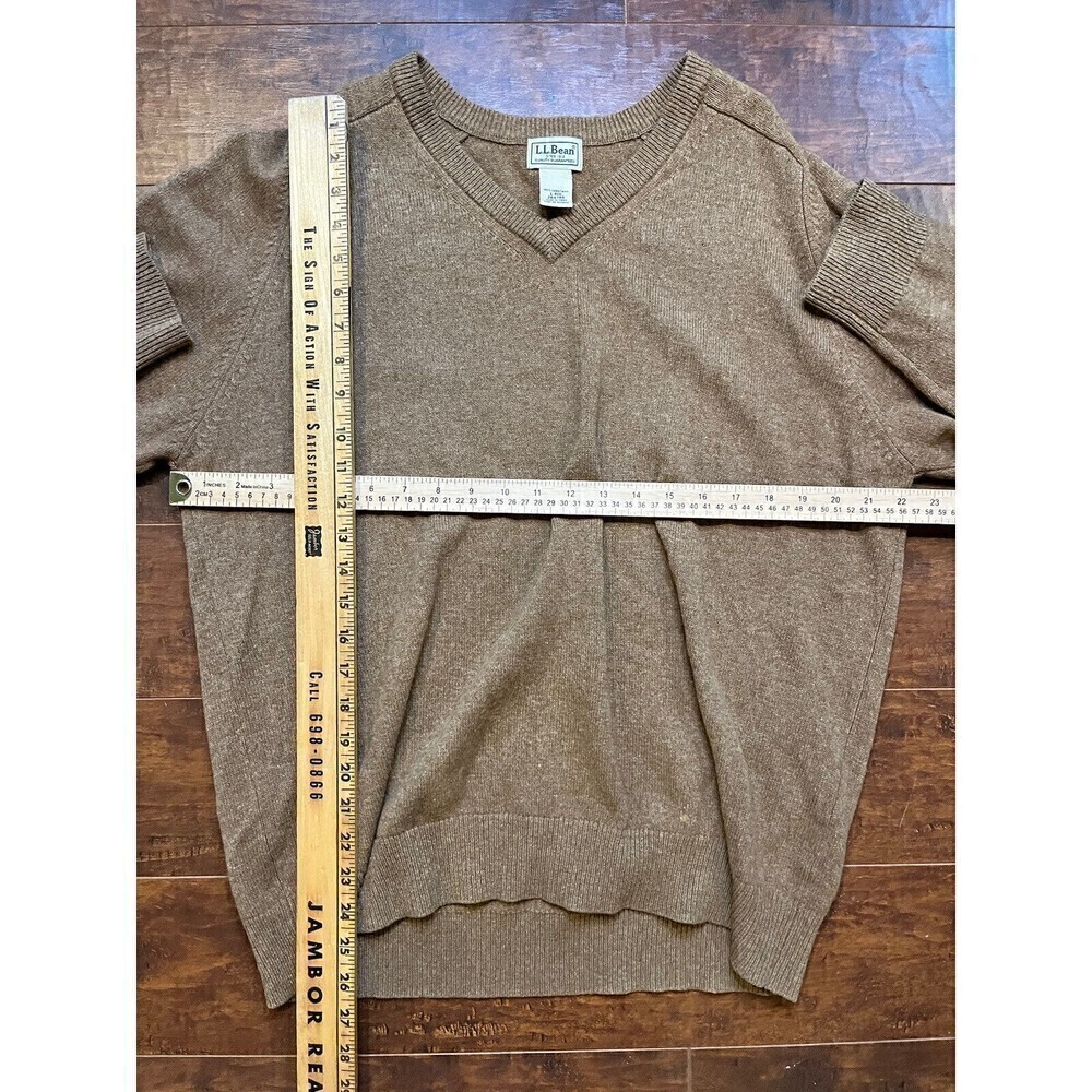 LL Bean Mens 100% Lambswool V-Neck Sweater Size Large - Picture 2 of 6
